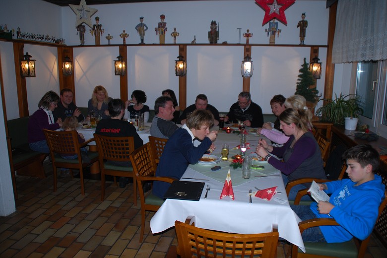 780x520Weihnachtsfeier 14.12.11 Lugsteinhof (16).JPG